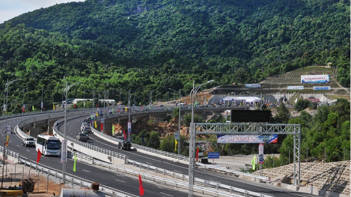 Hầm đường bộ Đèo Cả được xây dựng đã góp phần phá bỏ thế “ốc đảo” của Phú Yên, tạo động lực phát triển giao thương đường bộ