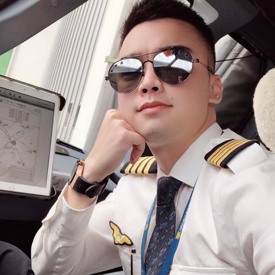 Về chuyện tình cảm riêng, anh từng tiết lộ tìm hiểu một cô gái không cùng nghề. Thế nhưng danh tính, ngoại hình của cô gái này chưa từng được Hà Duy công khai.
