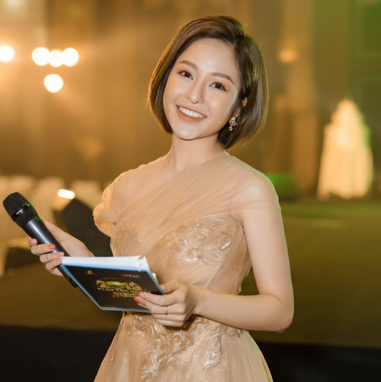 Hot girl Trâm Anh lại vướng thị phi, bị réo gọi vì clip dài 29s - 8 Hot girl Trâm Anh lại vướng thị phi, bị réo gọi vì clip dài 29s - 8