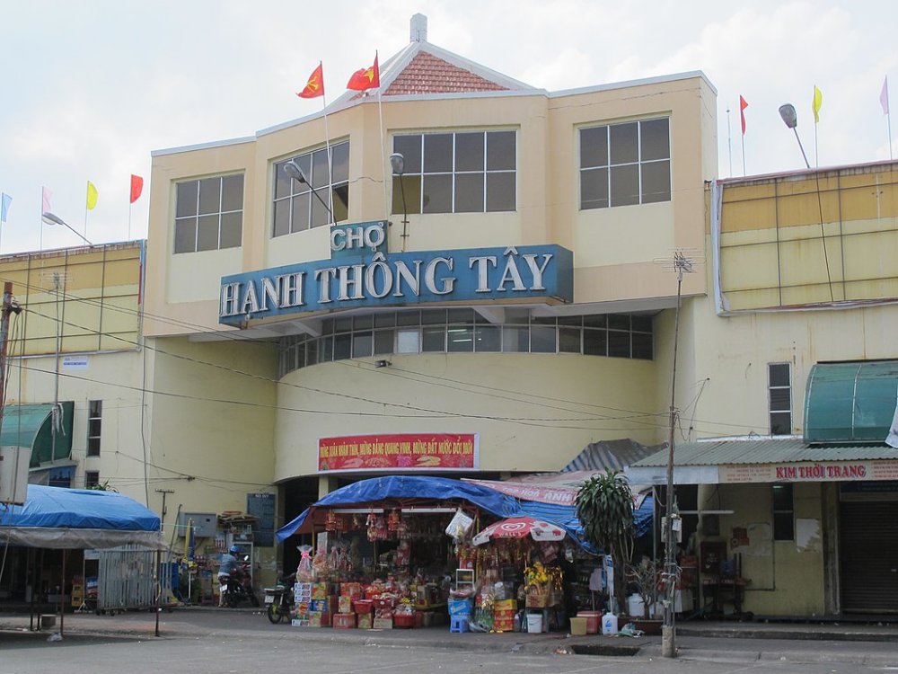 ​​​​​​​Chợ Hạnh Thông Tây là 1 trong những Chợ truyền thống lâu đời và rộng rãi của quận Gò Vấp. Tiền thân là chợ Hạnh Thông Tây góc đường Quang Trung - Thống Nhất - Phan Văn Trị;